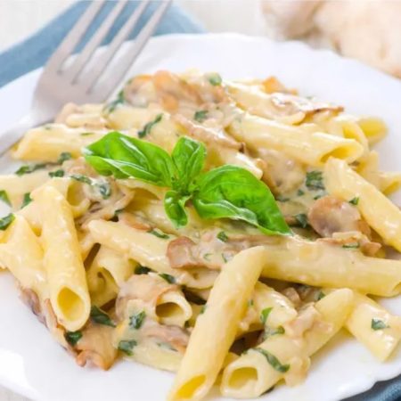 Tavuklu Mantarlı Kremalı Makarna